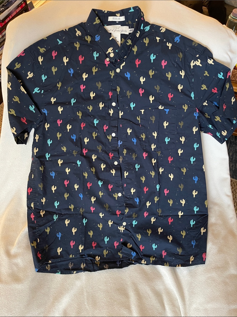 H&M Men's Navy Short-Sleeve Button-Up Shirt with Multicolor Cactus Print large